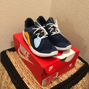 NEW - Nike joyride cc